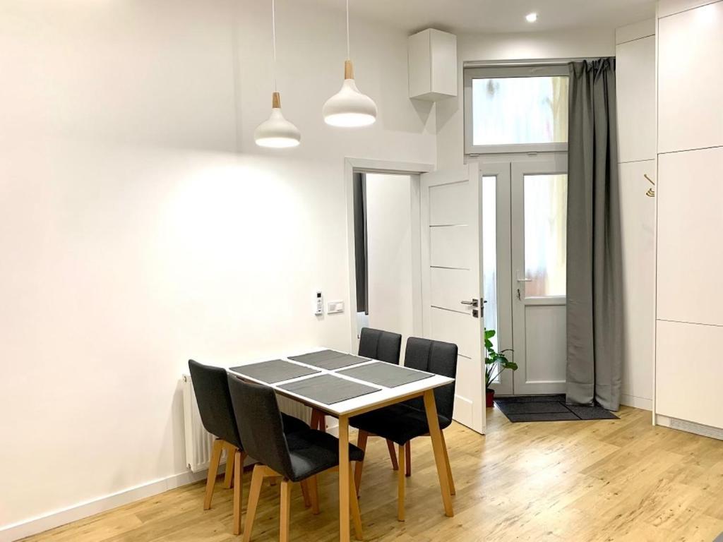 Colton Budapest Paulay Apartments מראה חיצוני תמונה