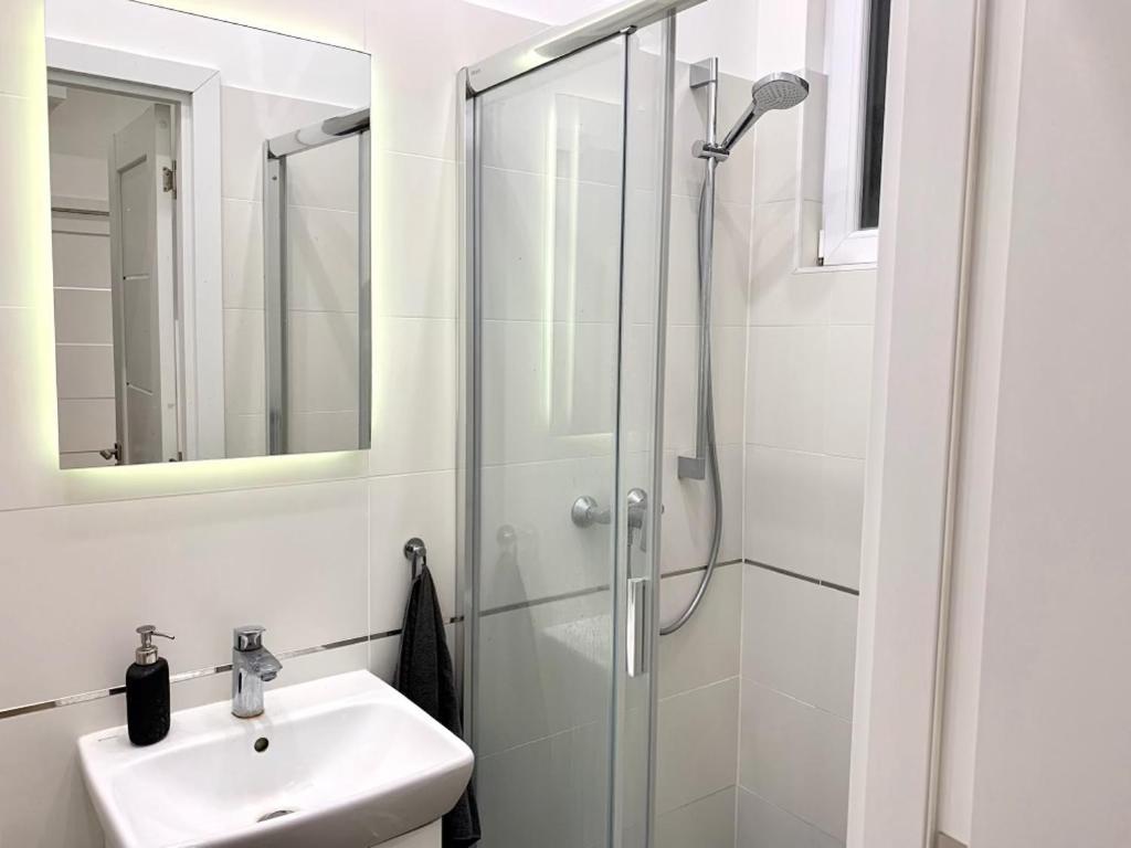 Colton Budapest Paulay Apartments מראה חיצוני תמונה