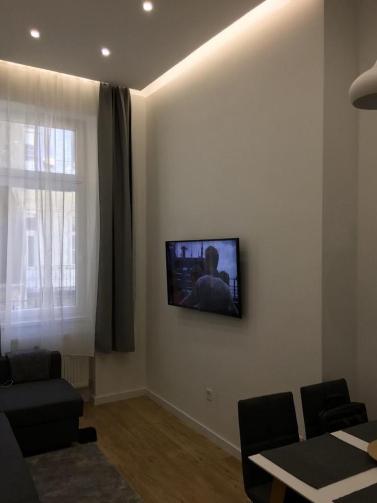 Colton Budapest Paulay Apartments מראה חיצוני תמונה